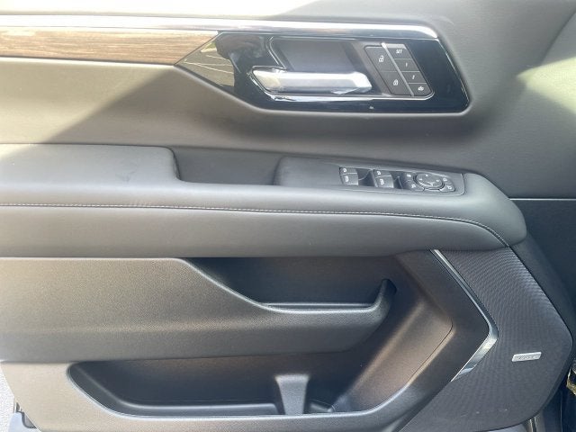 2027 Chevrolet Tahoe Z71 - Photo 13