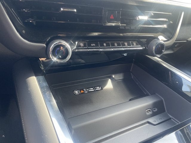 2027 Chevrolet Tahoe Z71 - Photo 19