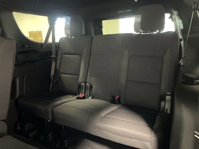 2023 Chevrolet Suburban LS