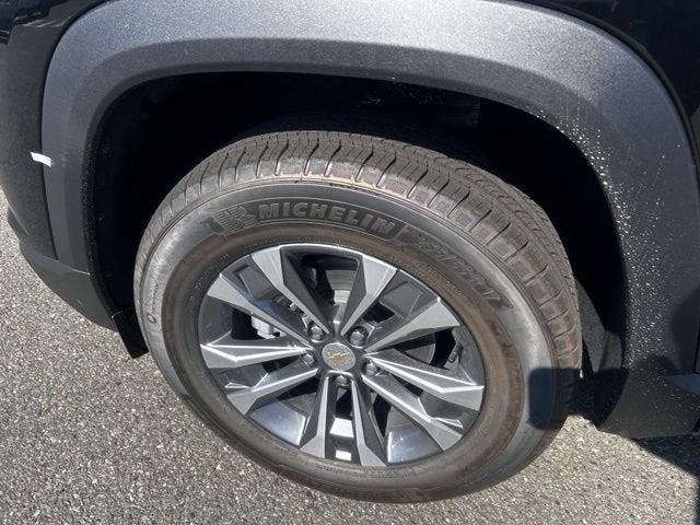 2027 Chevrolet Equinox LT - Photo 7