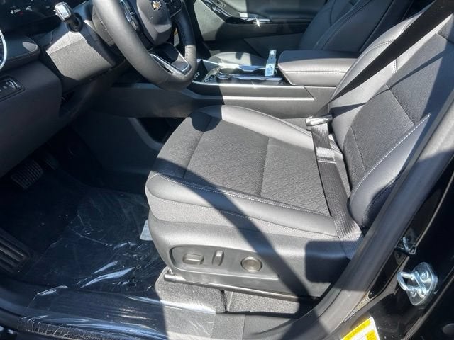 2027 Chevrolet Equinox LT - Photo 8
