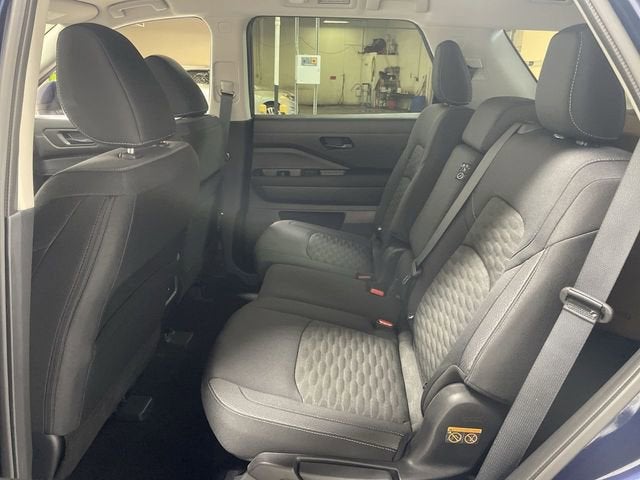 2025 Nissan Pathfinder SV 4WD
