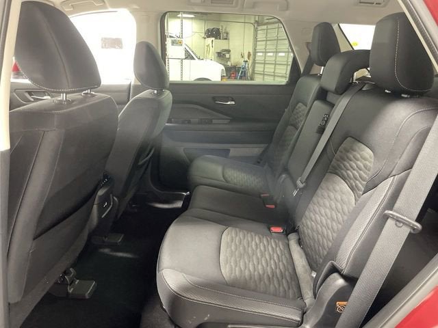 2022 Nissan Pathfinder SV 4WD