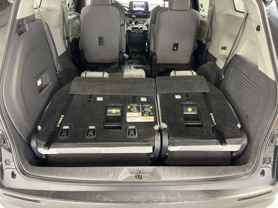 2022 Toyota Sienna LE