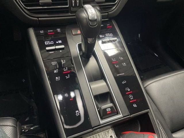 2023 Porsche Macan T