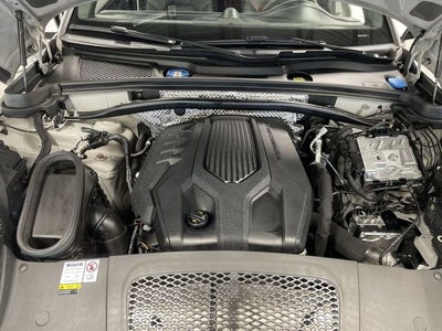 2023 Porsche Macan T