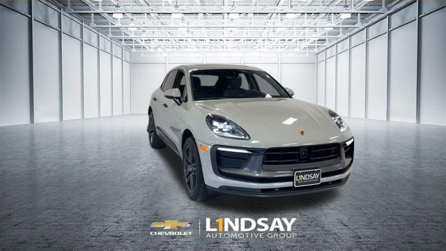 2023 Porsche Macan T