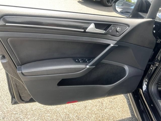 2016 Volkswagen Golf R 4-Door