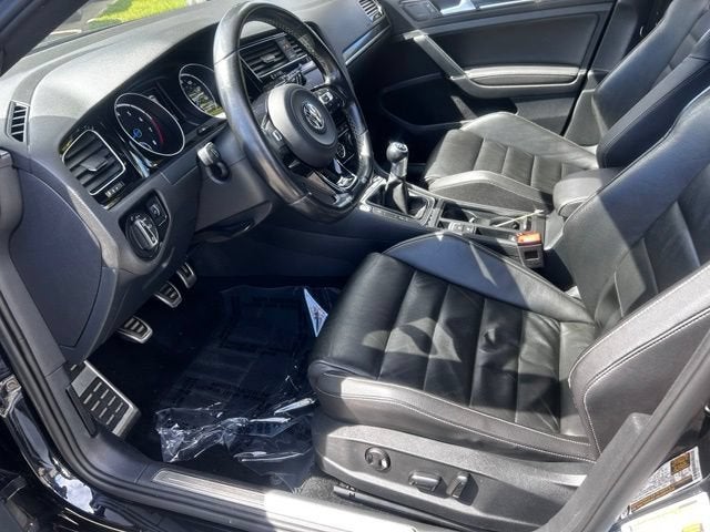 2016 Volkswagen Golf R 4-Door