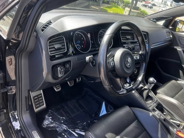 2016 Volkswagen Golf R 4-Door