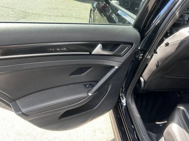 2016 Volkswagen Golf R 4-Door