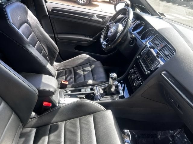 2016 Volkswagen Golf R 4-Door