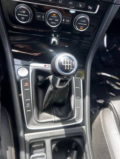 2016 Volkswagen Golf R 4-Door