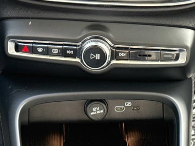 2023 Volvo XC40 B5 Plus Dark Theme