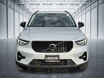 2023 Volvo XC40 B5 Plus Dark Theme