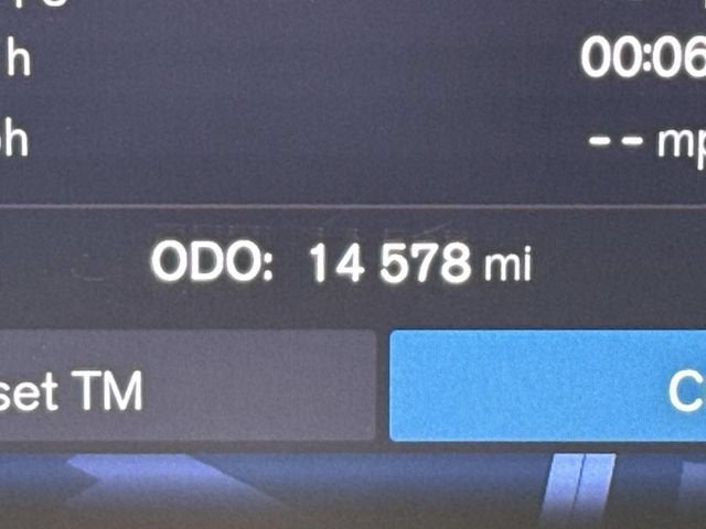 2023 Volvo XC40 B5 Plus Dark Theme
